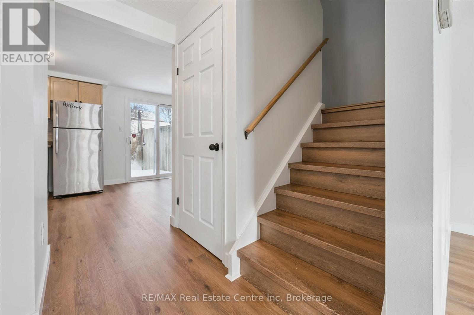 896 Elgin Street N, Cambridge, ON - Indoor Photo Showing Other Room