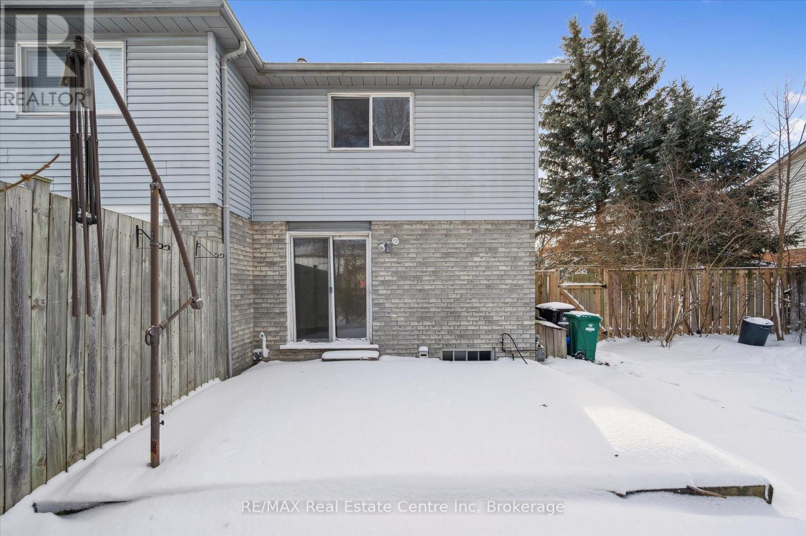 896 Elgin Street N, Cambridge, ON - Outdoor With Exterior