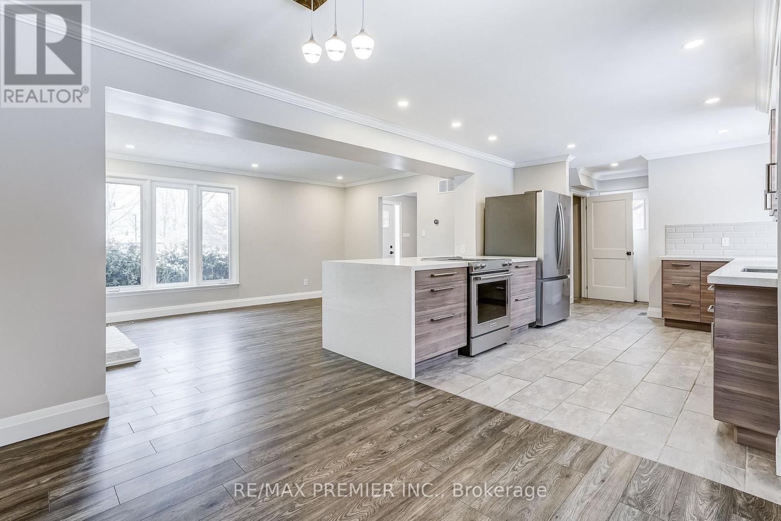 2395 Benedet Drive, Mississauga, ON - Indoor Photo Showing Kitchen