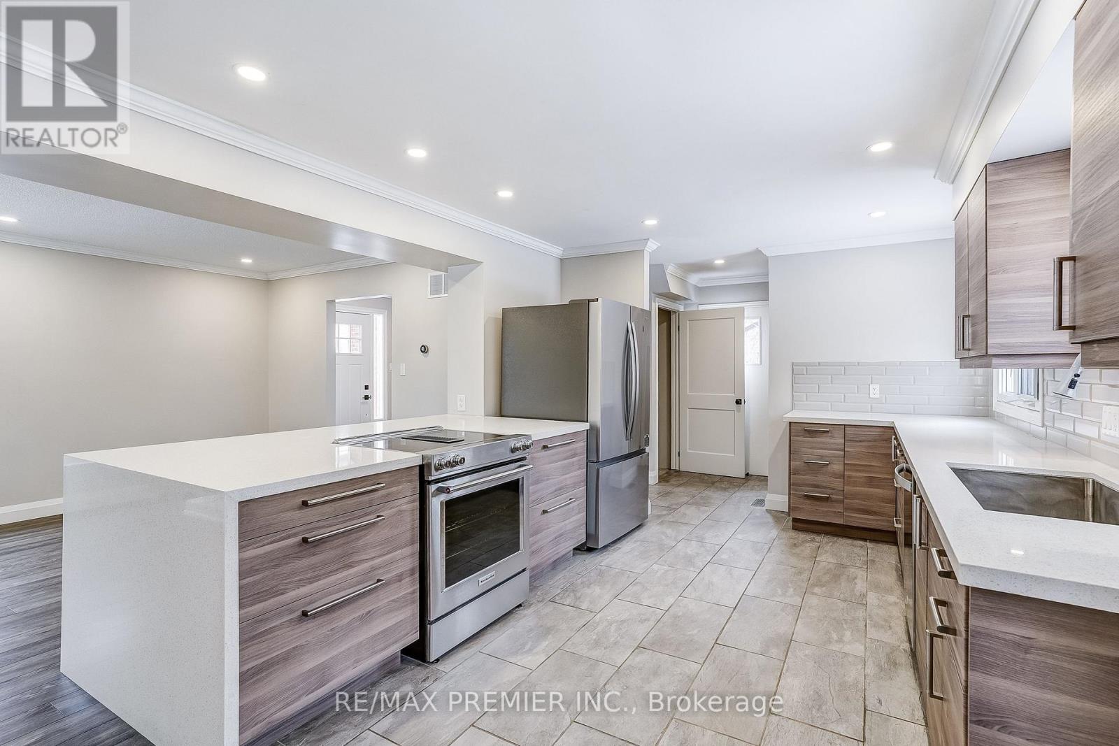 2395 Benedet Drive, Mississauga, ON - Indoor Photo Showing Kitchen