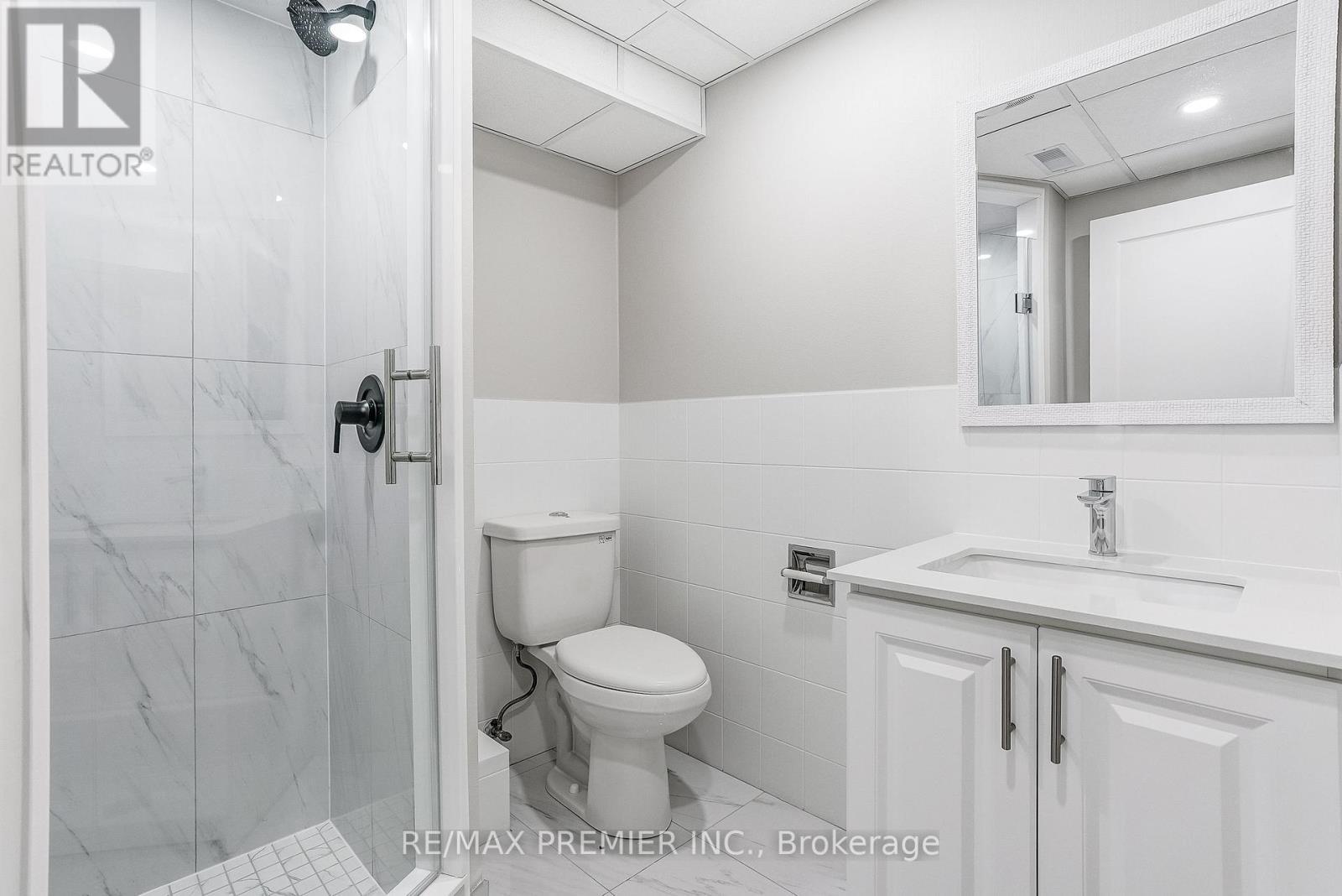 2395 Benedet Drive, Mississauga, ON - Indoor Photo Showing Bathroom