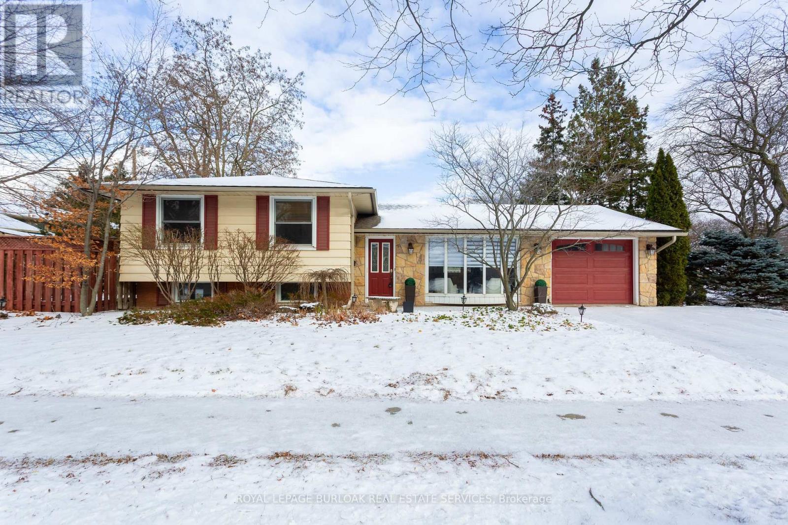 581 Braemore Road, Burlington, ON - Outdoor