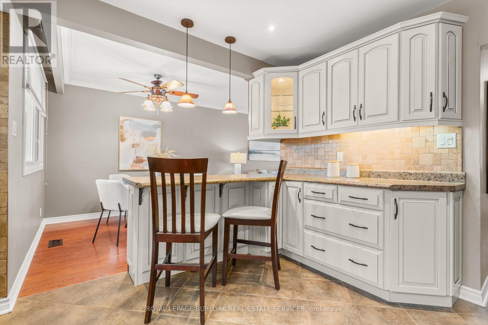 581 Braemore Road, Burlington, ON - Indoor