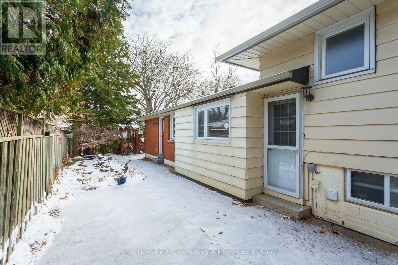 581 Braemore Road, Burlington, ON - Outdoor With Exterior