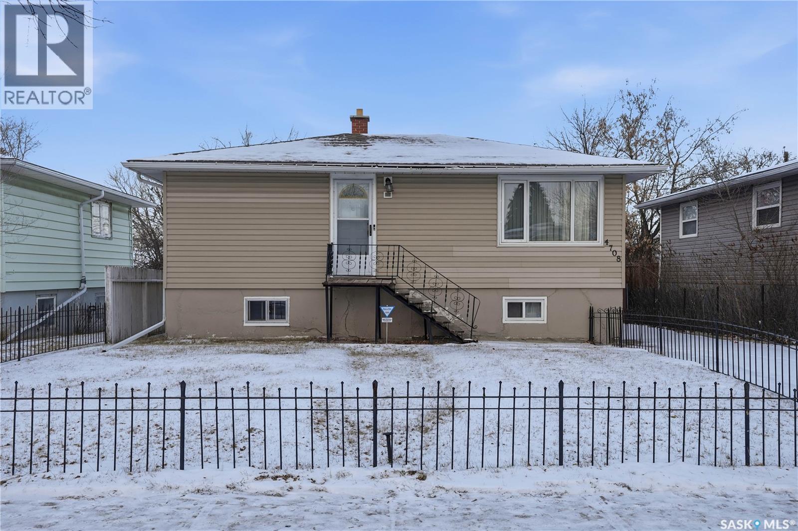 4708 4Th Avenue, Regina, SK - Outdoor With Exterior