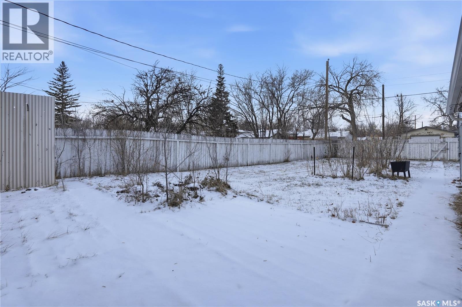 4708 4Th Avenue, Regina, SK - Outdoor