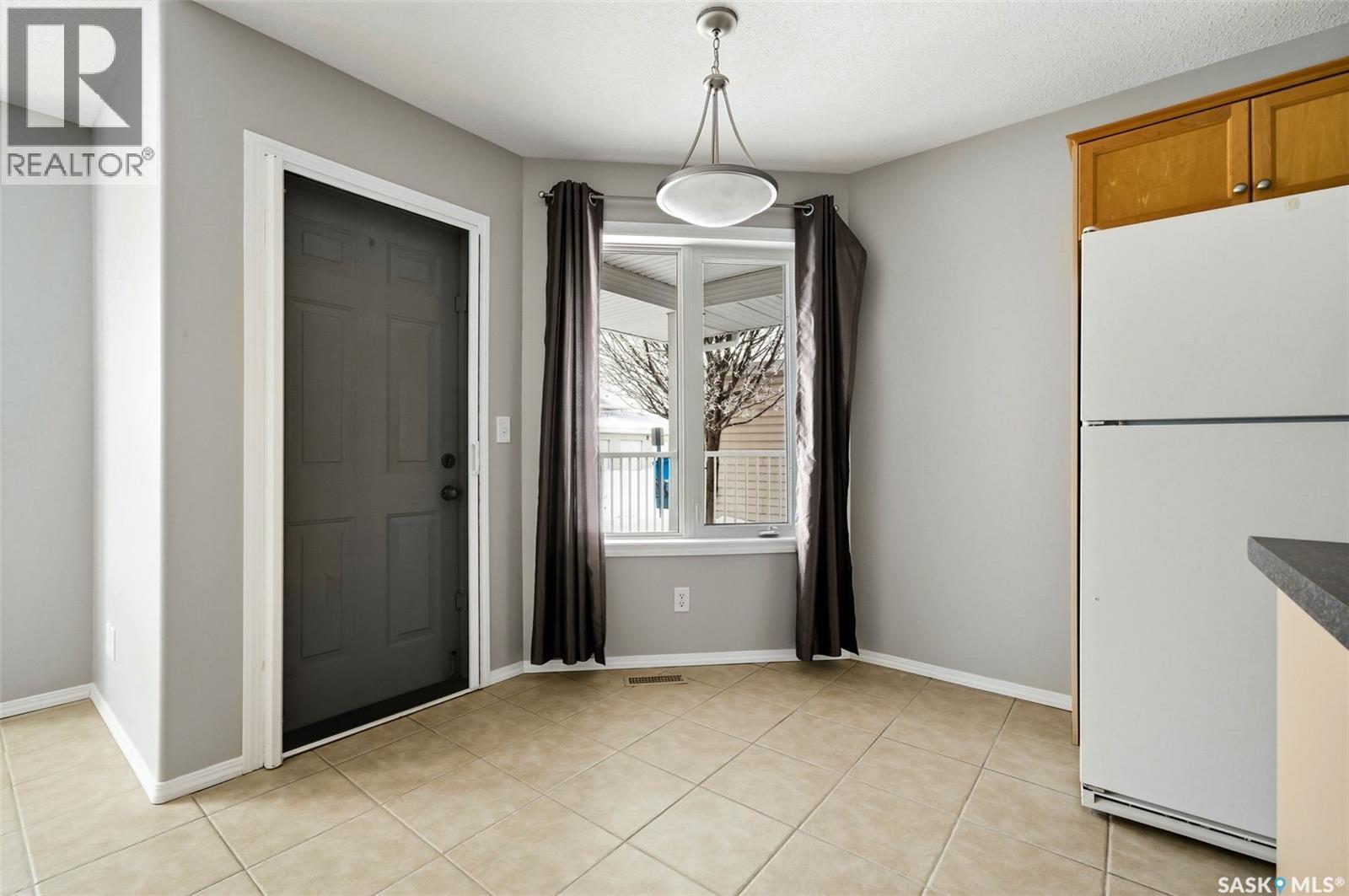 4110 Buckingham Drive E, Regina, SK - Indoor