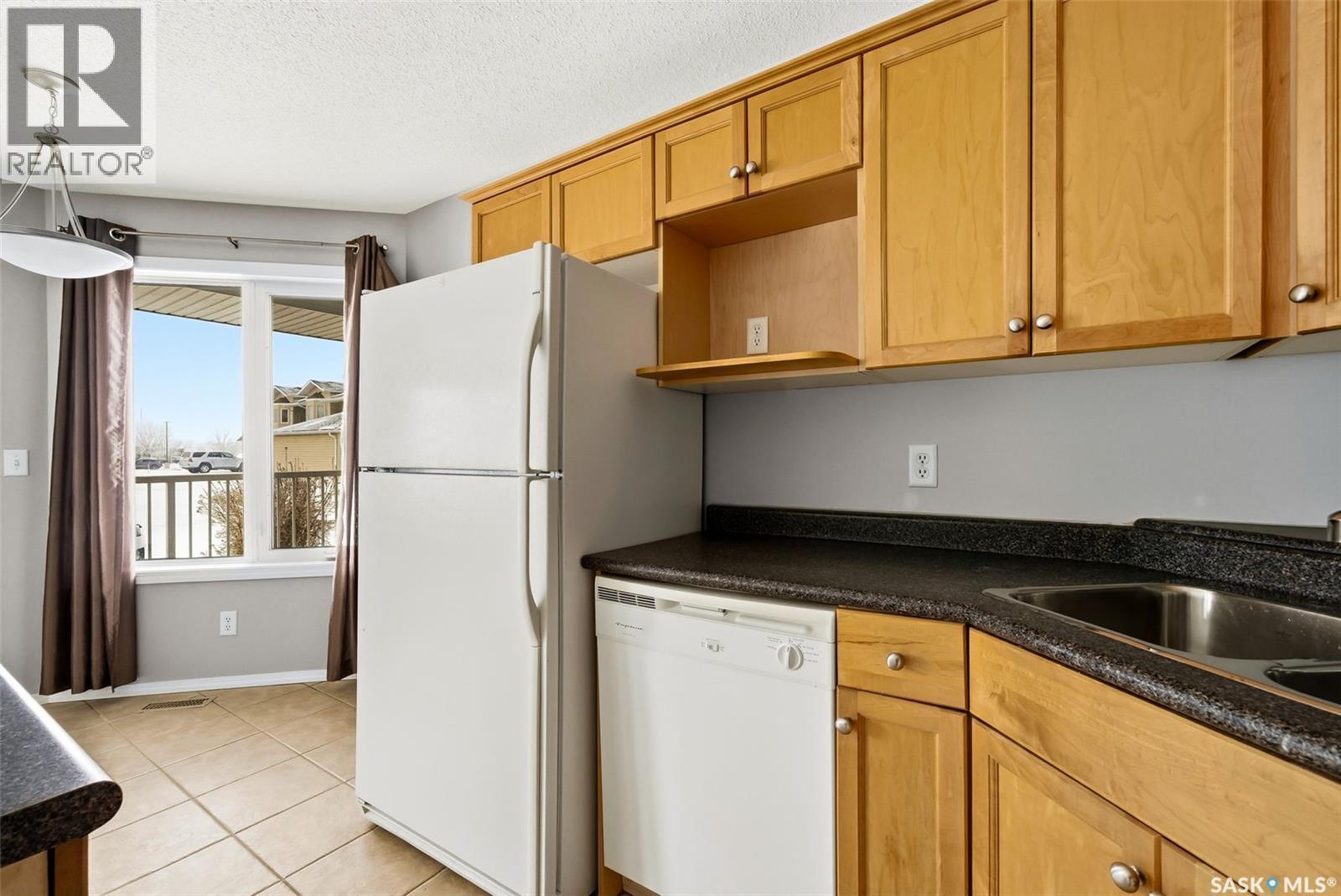 4110 Buckingham Drive E, Regina, SK - Indoor Photo Showing Kitchen