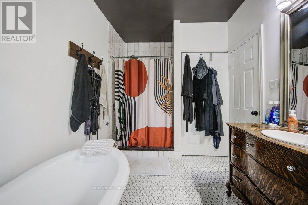 57 Glasgow Street, Kitchener, ON - Indoor Photo Showing Other Room