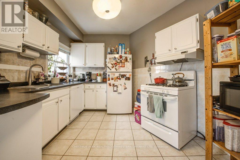 57 Glasgow Street, Kitchener, ON - Indoor Photo Showing Kitchen