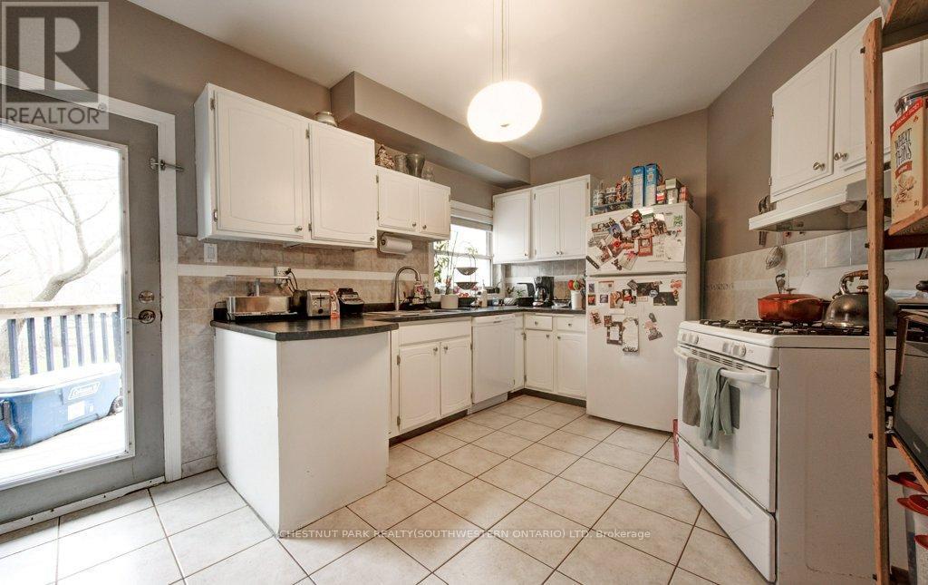 57 Glasgow Street, Kitchener, ON - Indoor Photo Showing Kitchen
