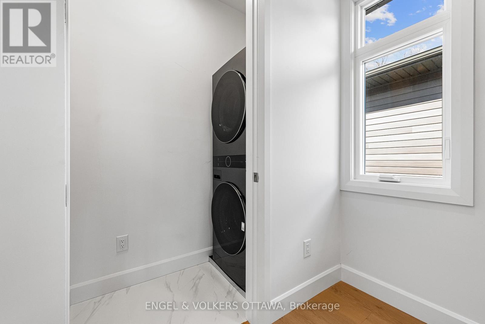493 Highcroft Avenue, Ottawa, ON - Indoor Photo Showing Laundry Room