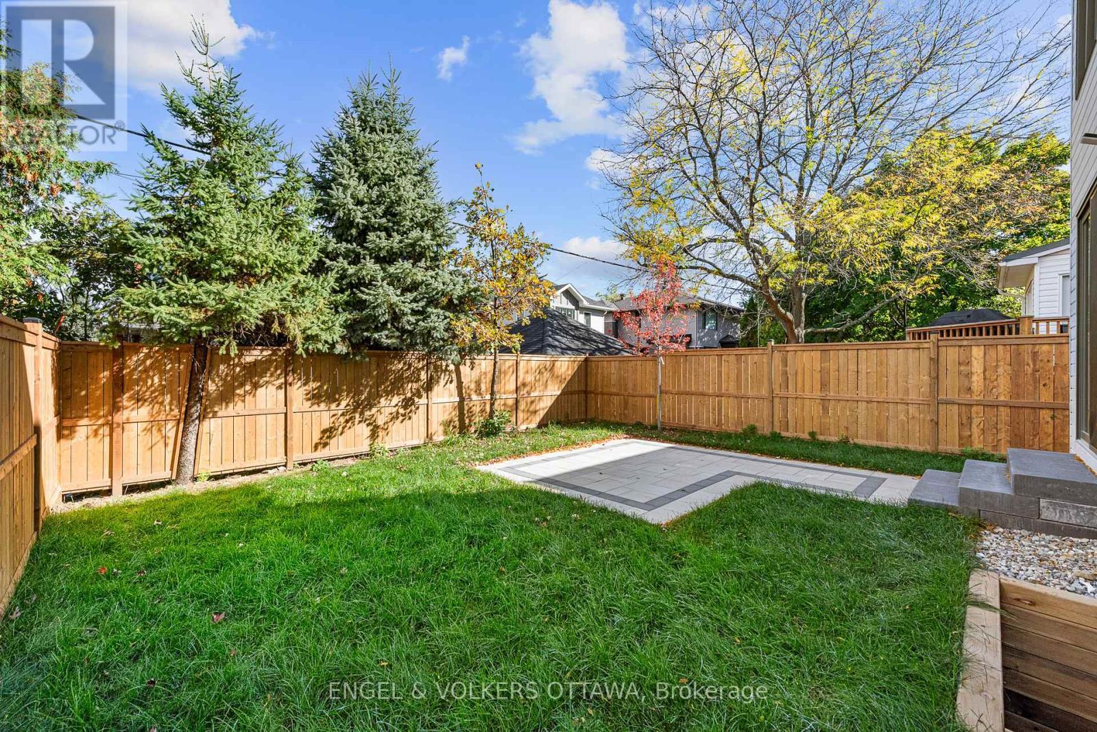 493 Highcroft Avenue, Ottawa, ON - Outdoor With Backyard