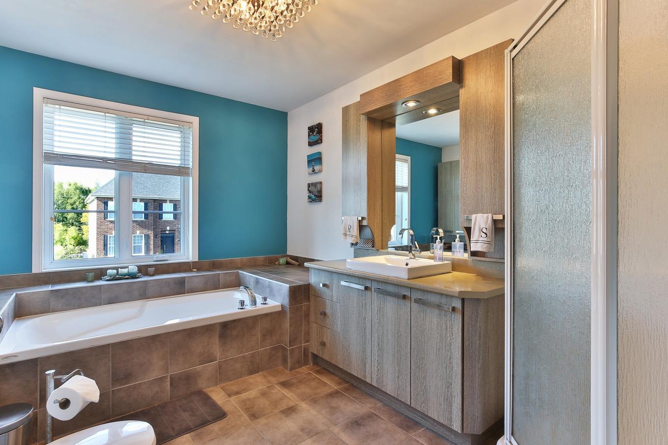 Bathroom - 200 Rue De L'Amarante, Saint-Jean-Sur-Richelieu, QC - Indoor Photo Showing Bathroom