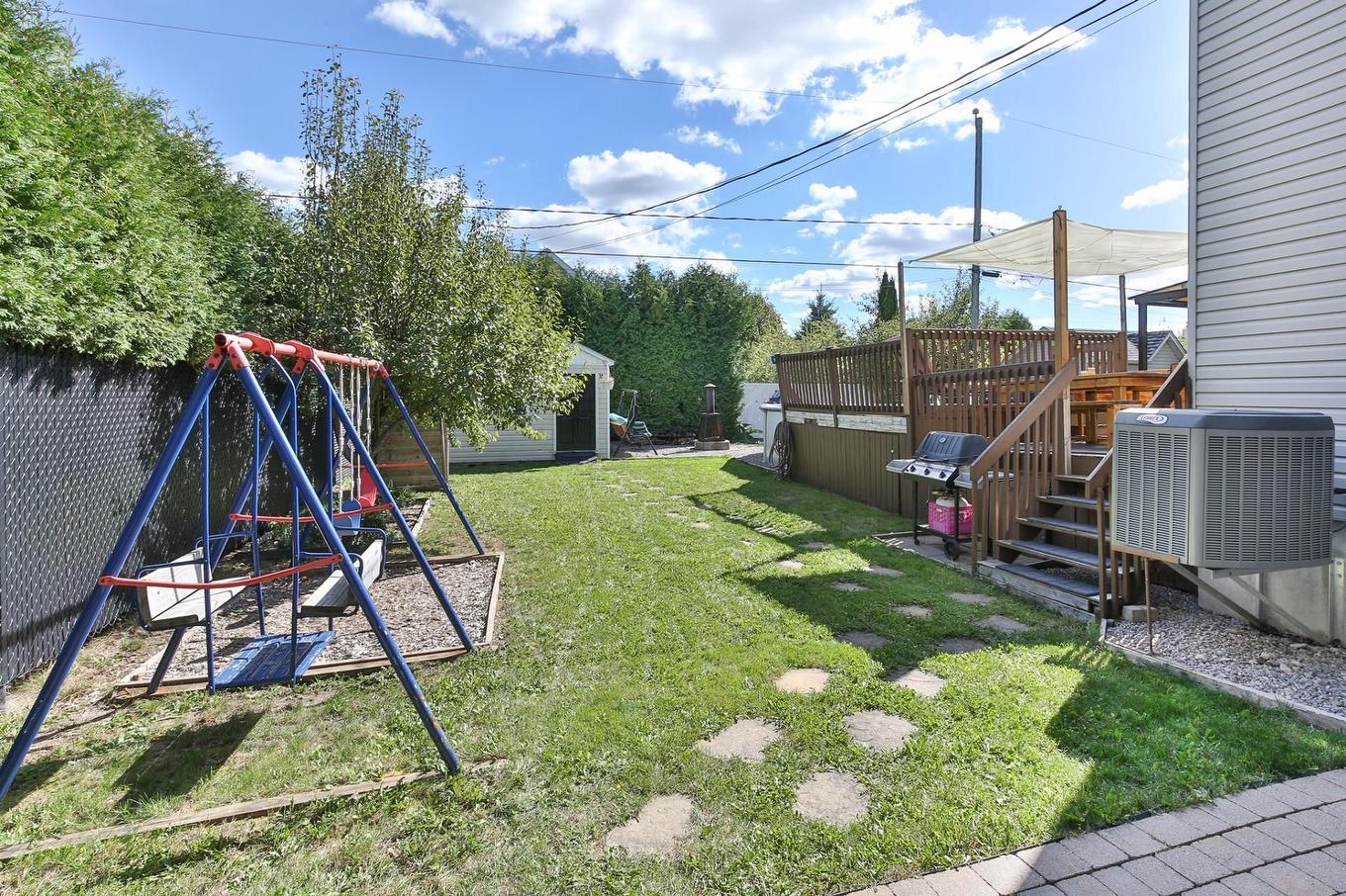 Backyard - 200 Rue De L'Amarante, Saint-Jean-Sur-Richelieu, QC - Outdoor