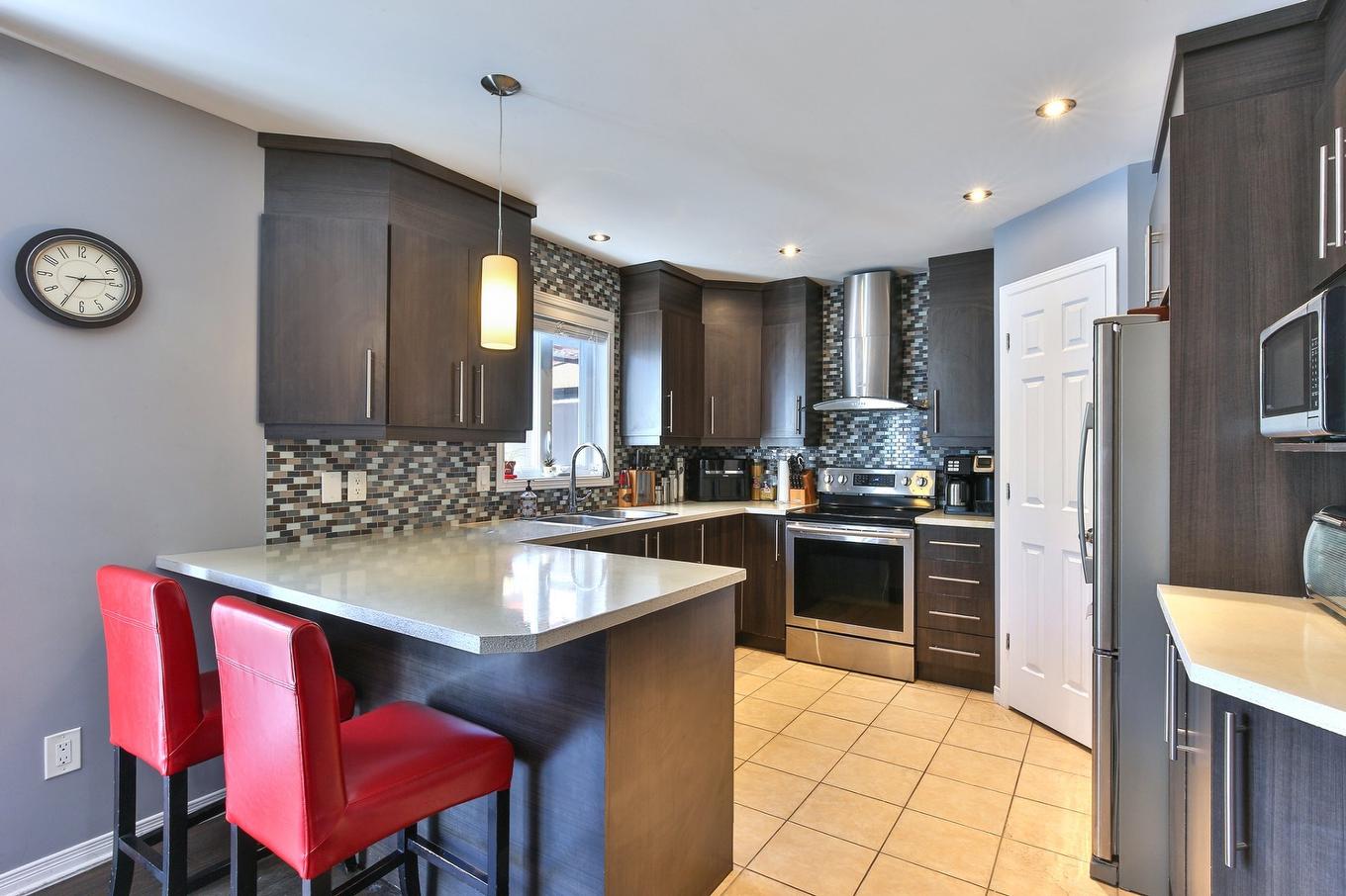 Kitchen - 200 Rue De L'Amarante, Saint-Jean-Sur-Richelieu, QC - Indoor Photo Showing Kitchen With Upgraded Kitchen
