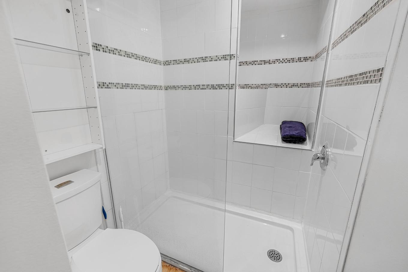 Bathroom - 1-645 Rue Prince-Arthur O., Montréal (Le Plateau-Mont-Royal), QC - Indoor Photo Showing Bathroom