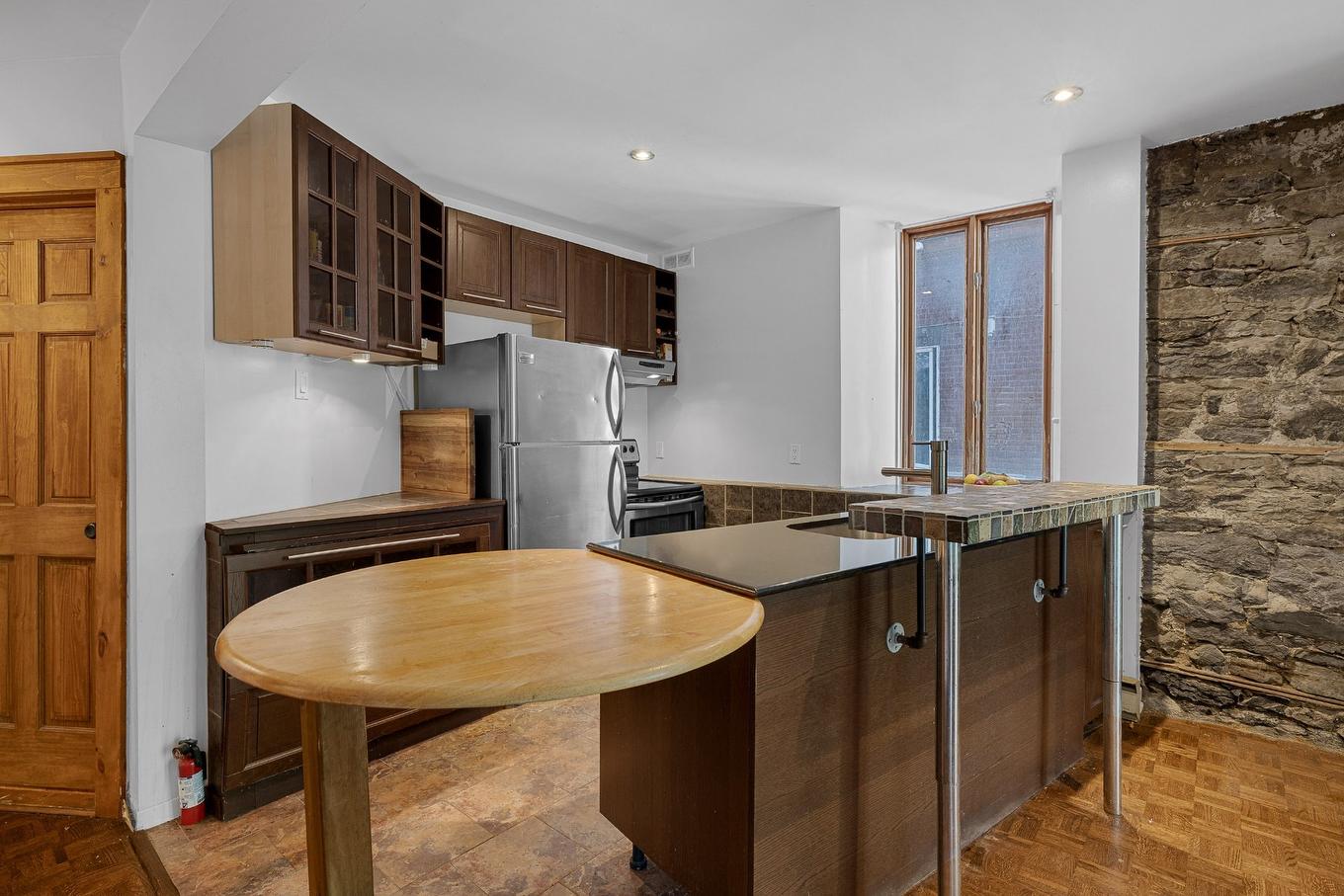 Kitchen - 1-645 Rue Prince-Arthur O., Montréal (Le Plateau-Mont-Royal), QC - Indoor Photo Showing Kitchen