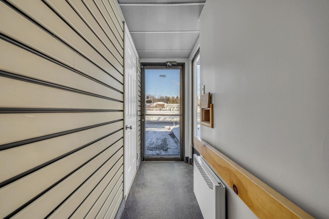 Hall - 1704 Rue De La Crête, Québec (Sainte-Foy/Sillery/Cap-Rouge), QC -