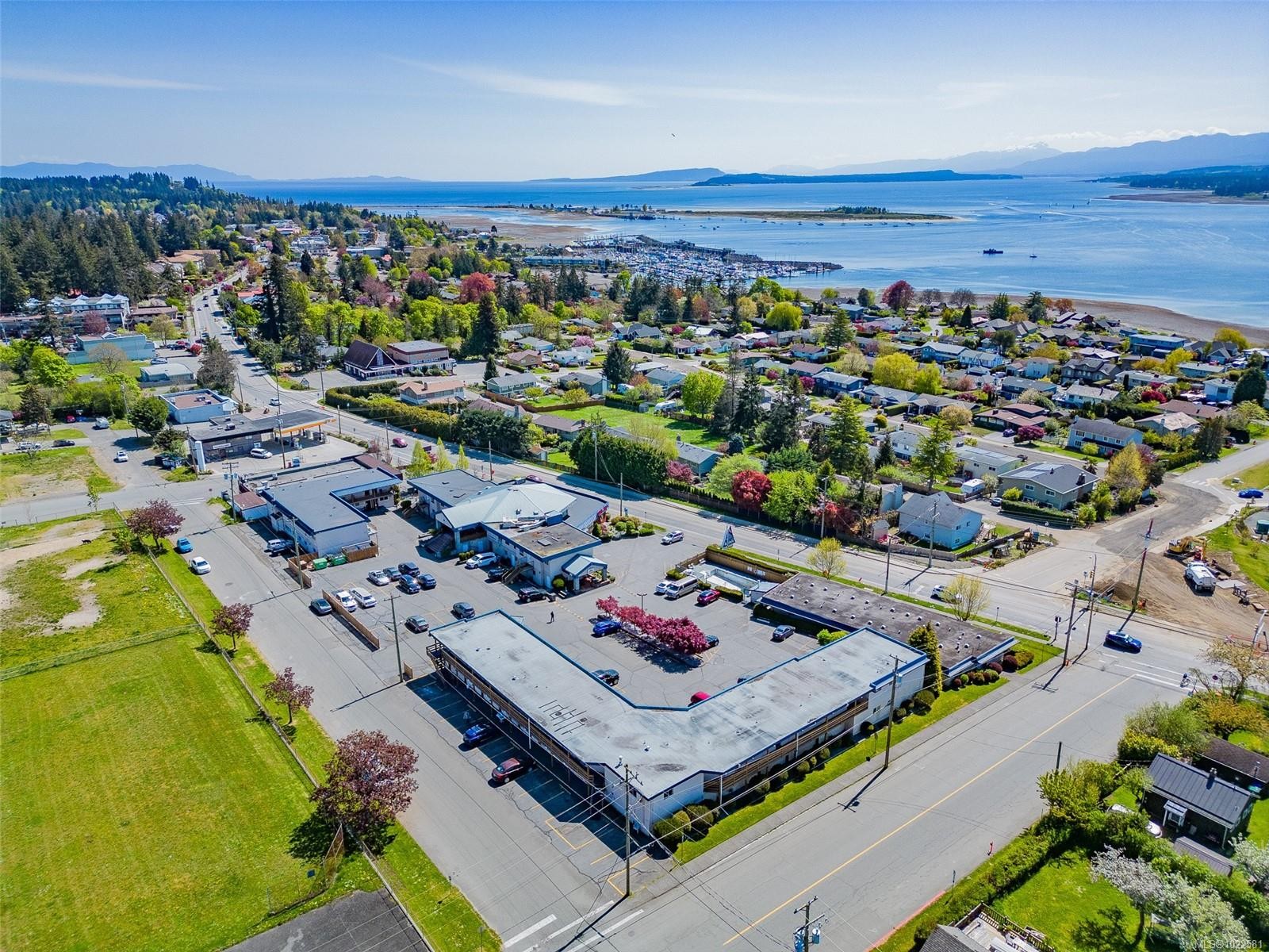 2082 Comox Ave, Comox, BC