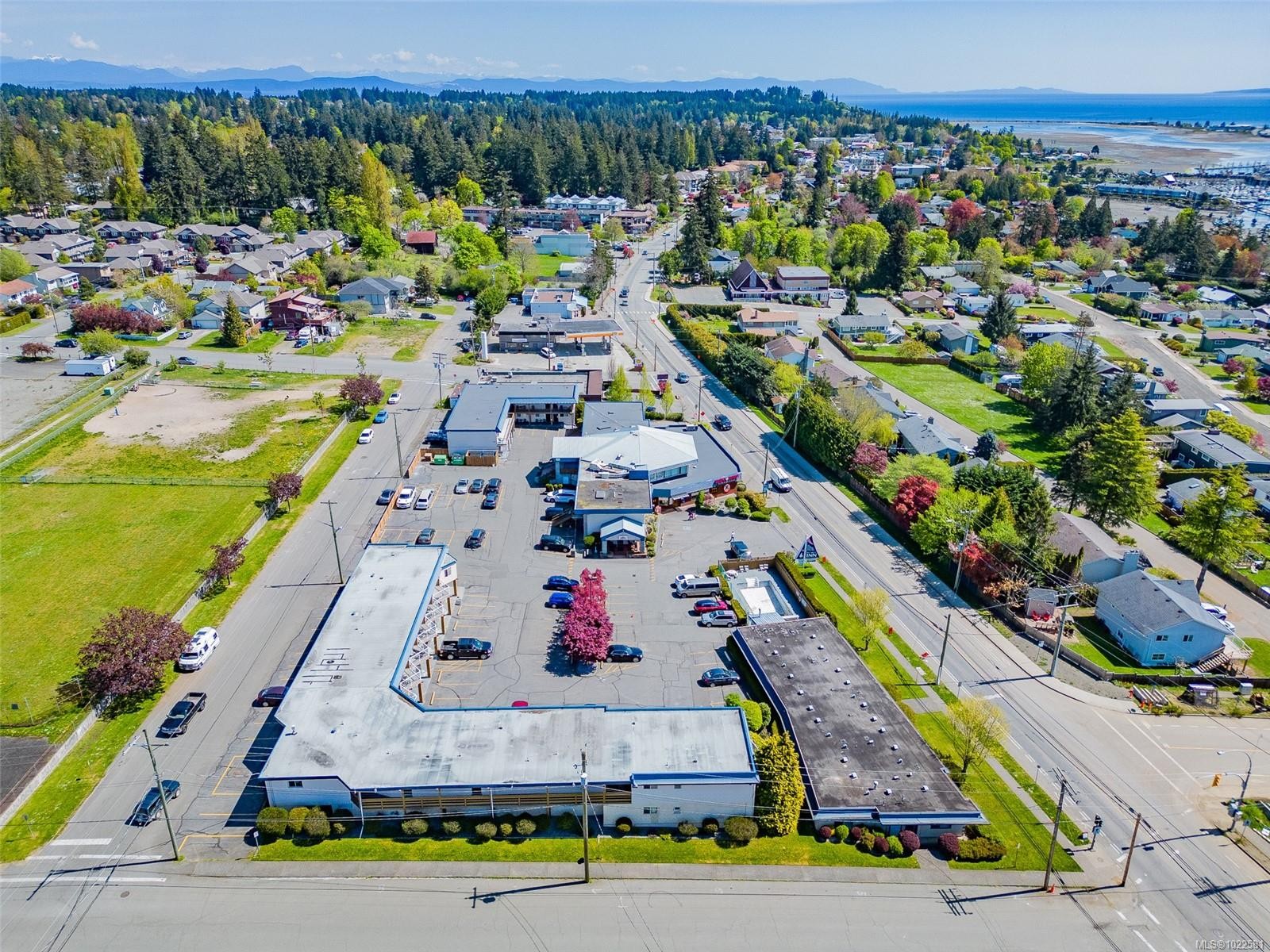 2082 Comox Ave, Comox, BC