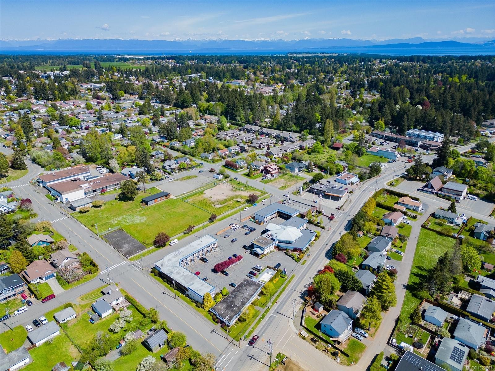 2082 Comox Ave, Comox, BC