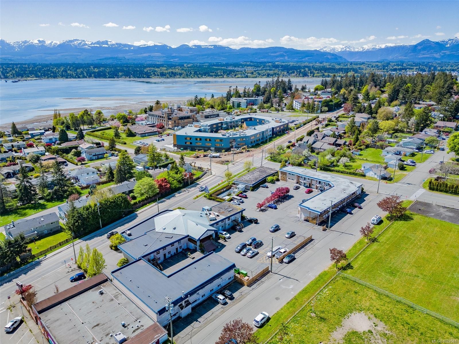 2082 Comox Ave, Comox, BC