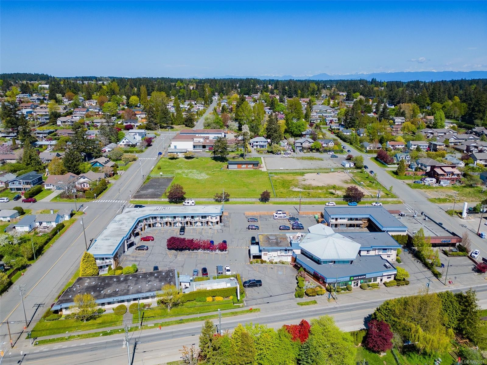 2082 Comox Ave, Comox, BC