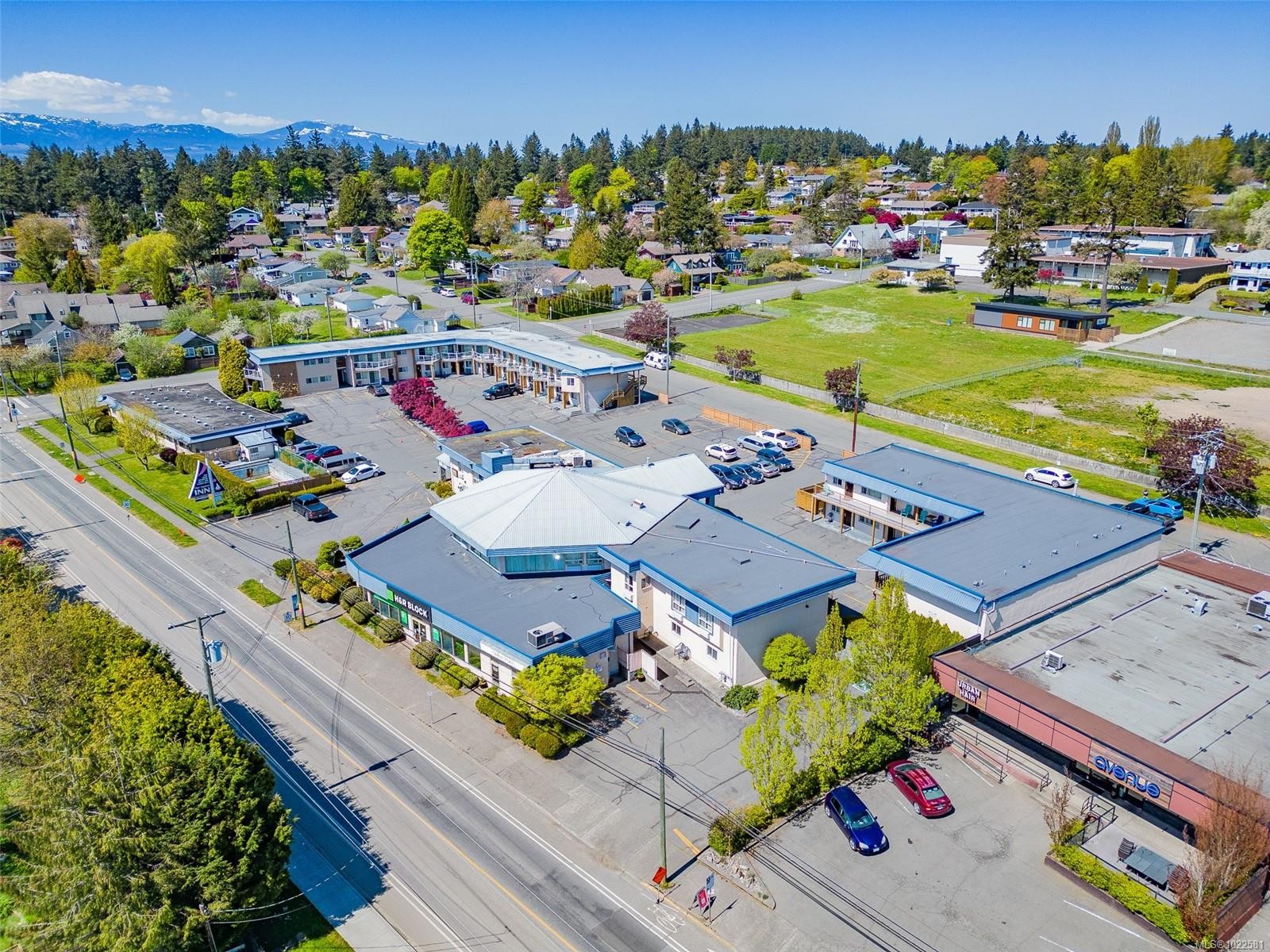 2082 Comox Ave, Comox, BC