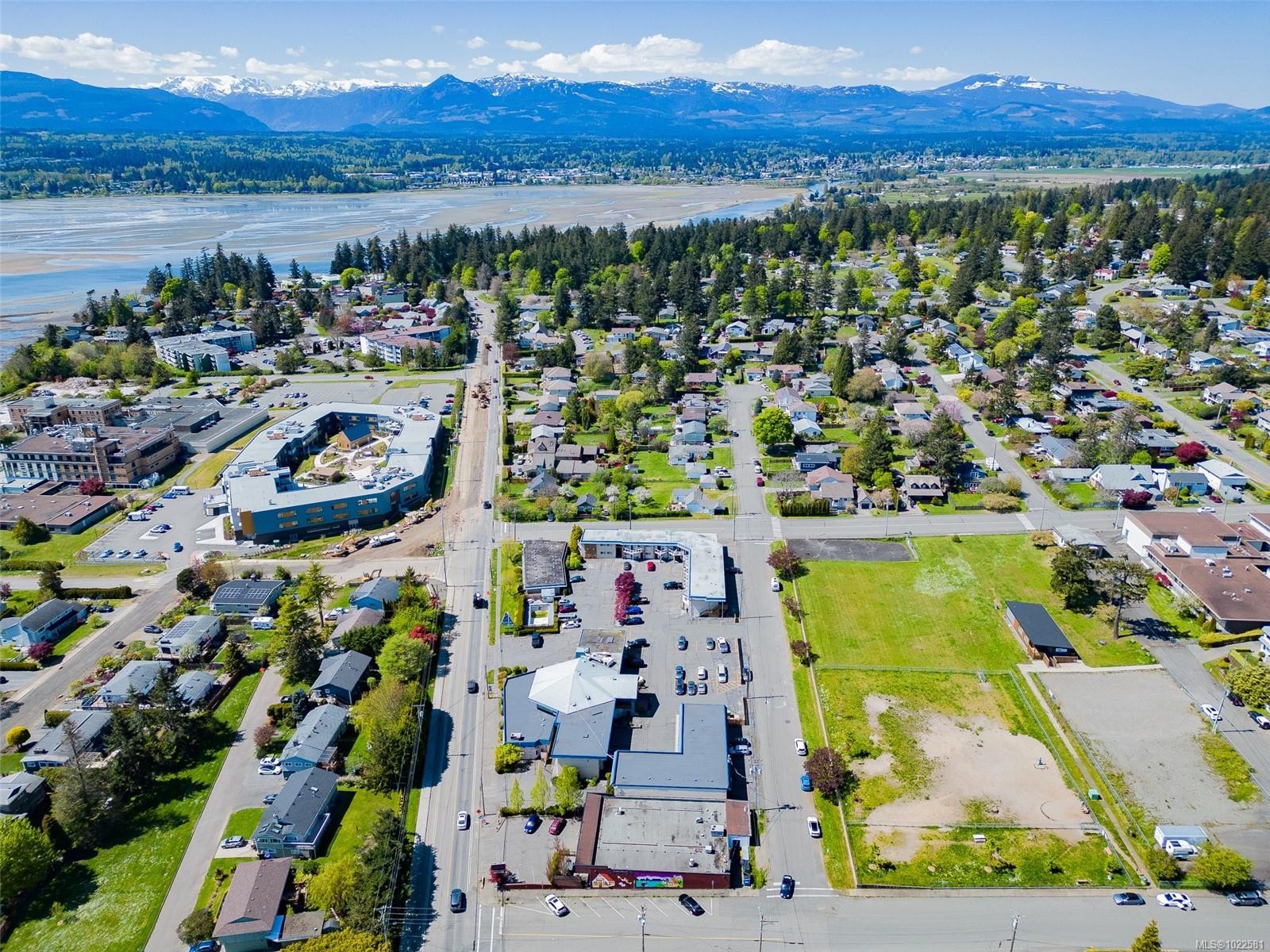 2082 Comox Ave, Comox, BC