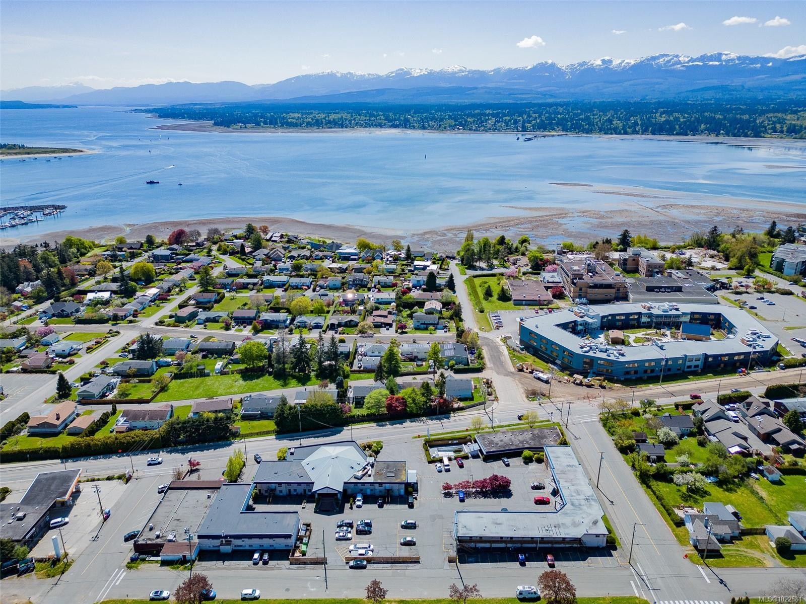 2082 Comox Ave, Comox, BC