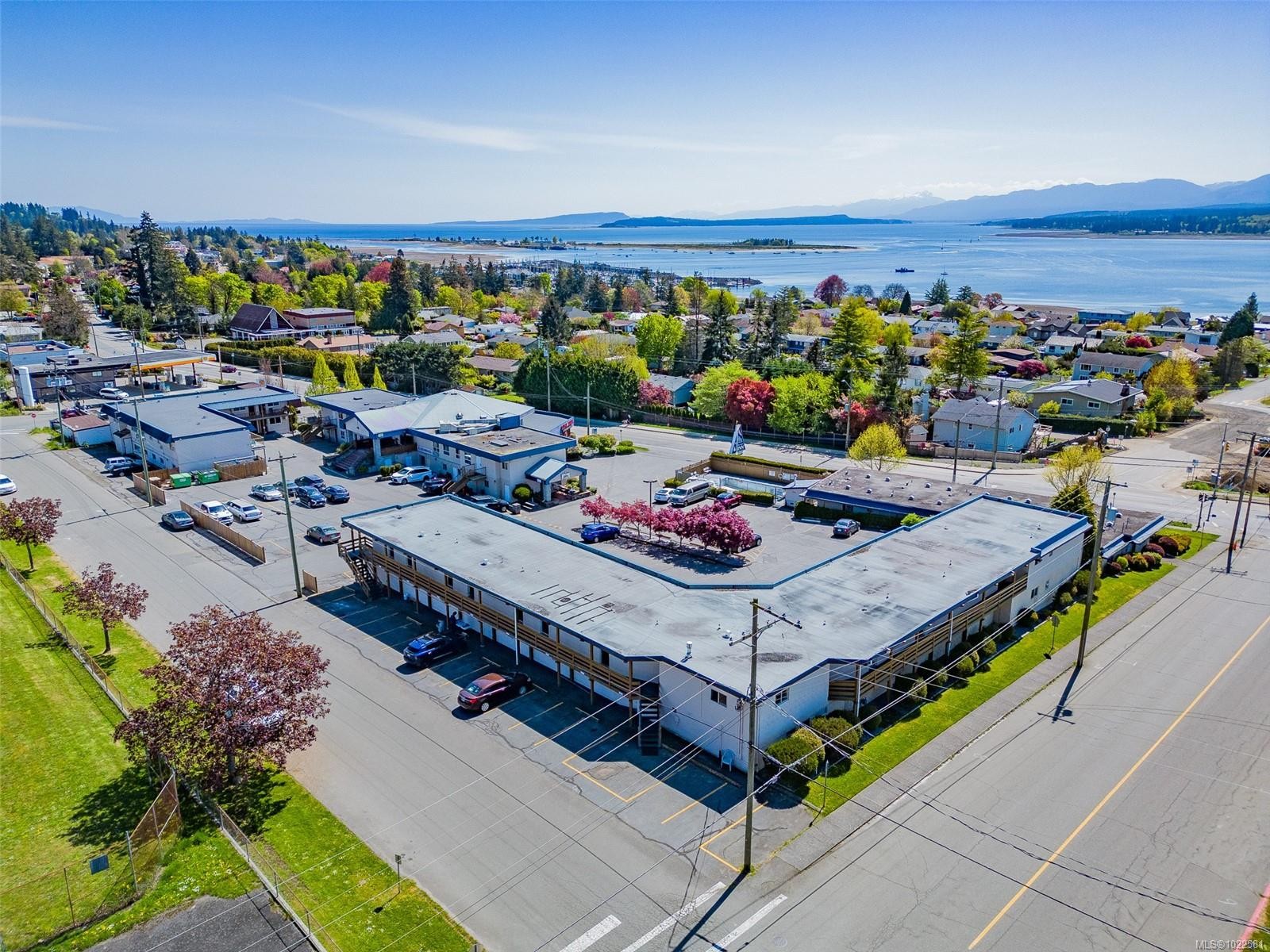 2082 Comox Ave, Comox, BC