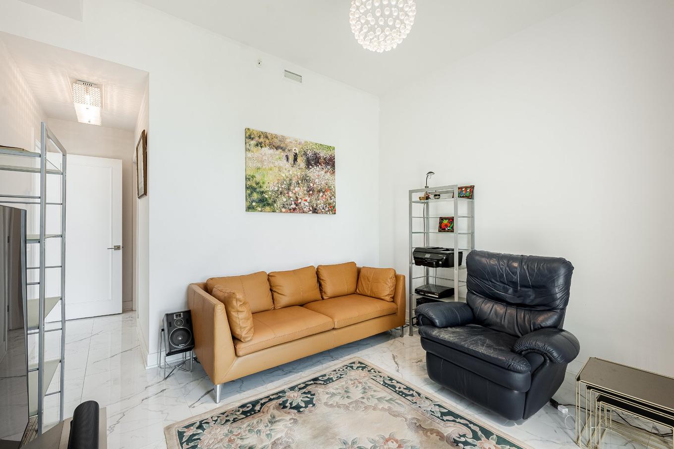Chambre à coucher - 809-4001 Rue Elsa-Triolet, Laval (Chomedey), QC - Indoor Photo Showing Living Room