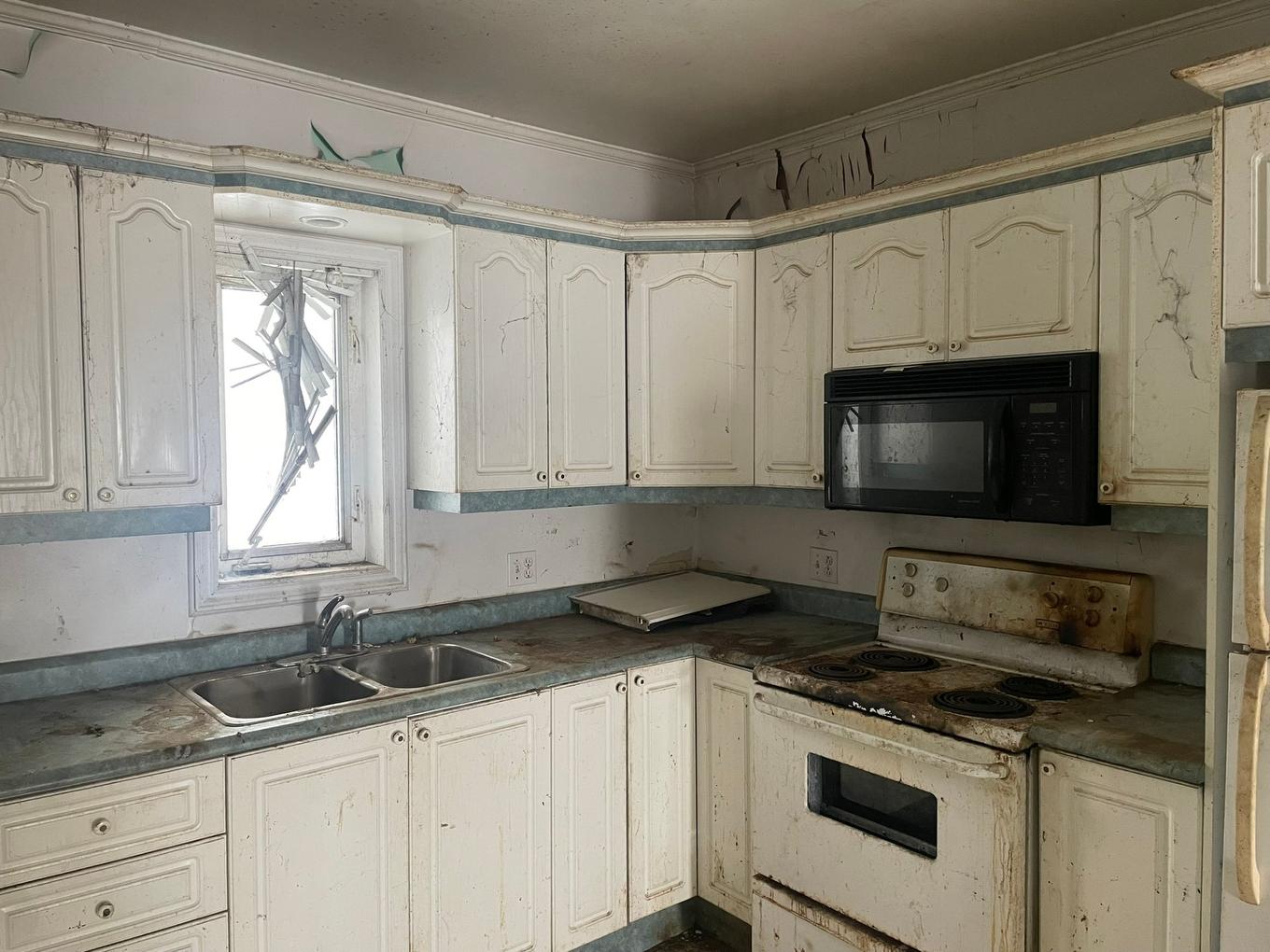Kitchen - 156 Rue Main, Gatineau (Gatineau), QC - Indoor Photo Showing Kitchen With Double Sink