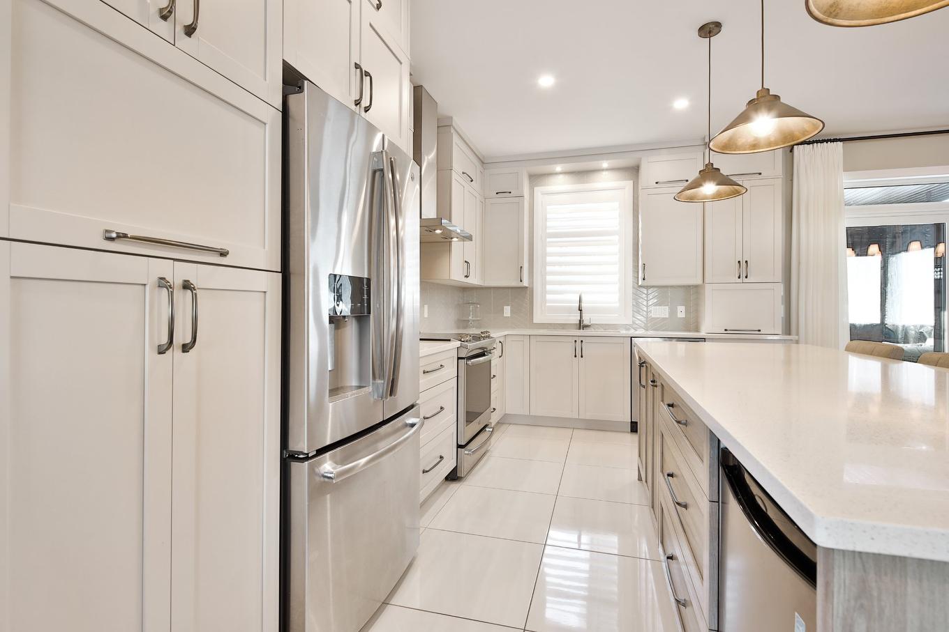 Kitchen - 81 Rue Rousseau, Sorel-Tracy, QC - Indoor Photo Showing Kitchen With Upgraded Kitchen