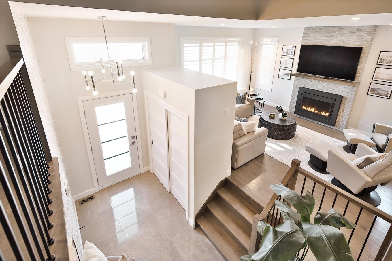 Hall - 81 Rue Rousseau, Sorel-Tracy, QC - Indoor With Fireplace