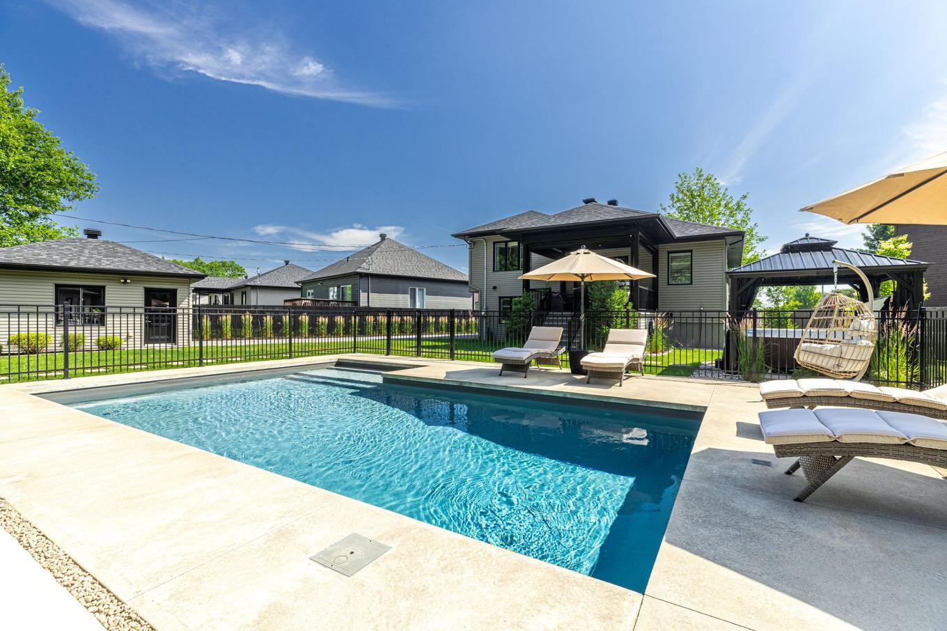 Pool - 81 Rue Rousseau, Sorel-Tracy, QC - Outdoor With In Ground Pool With Backyard