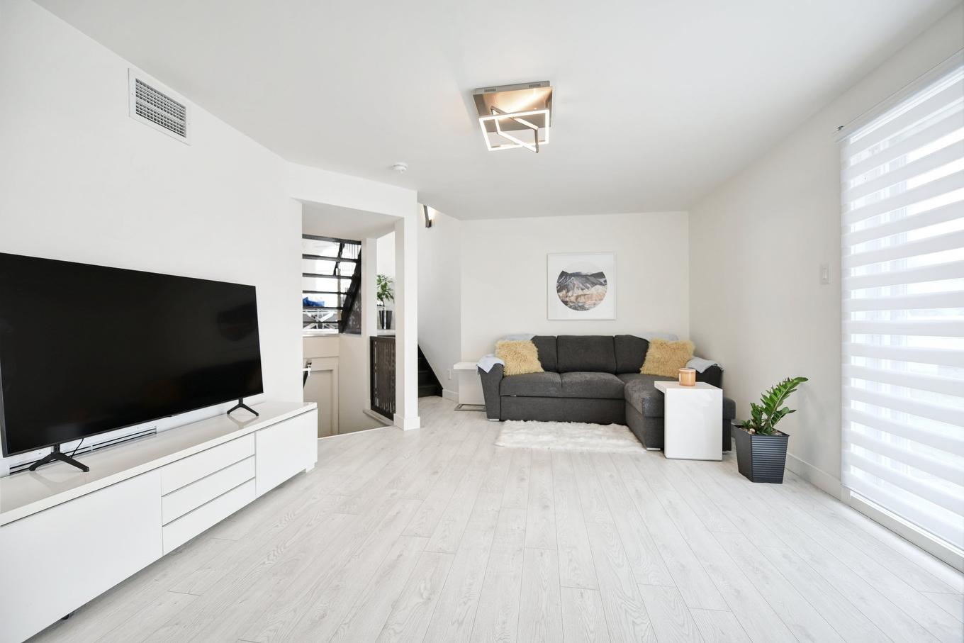 Family room - 8990 Place Rodier, Brossard, QC - Indoor Photo Showing Other Room