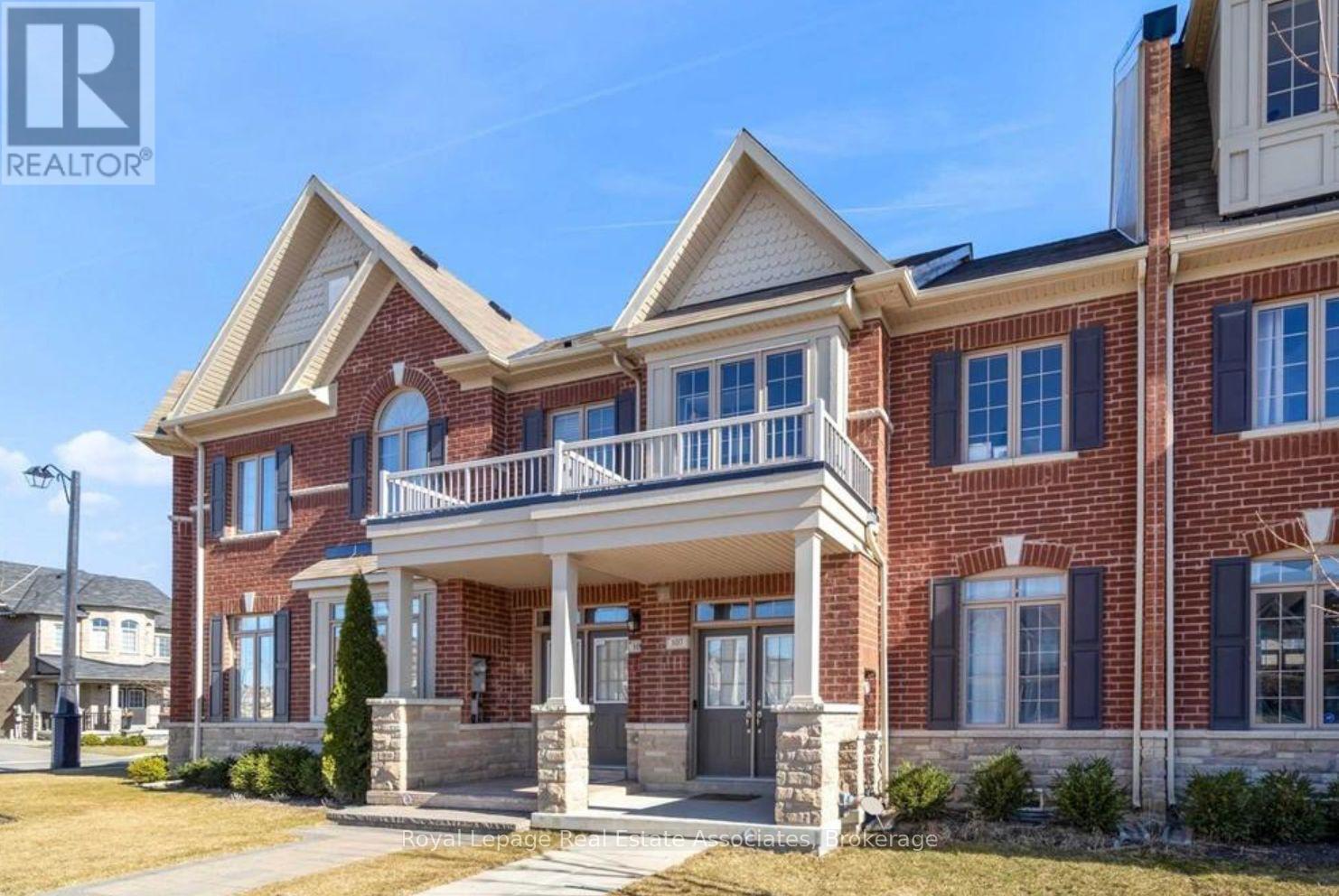 107 East'S Corners Boulevard, Vaughan, ON - Outdoor With Facade