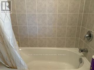 107 East'S Corners Boulevard, Vaughan, ON - Indoor Photo Showing Bathroom