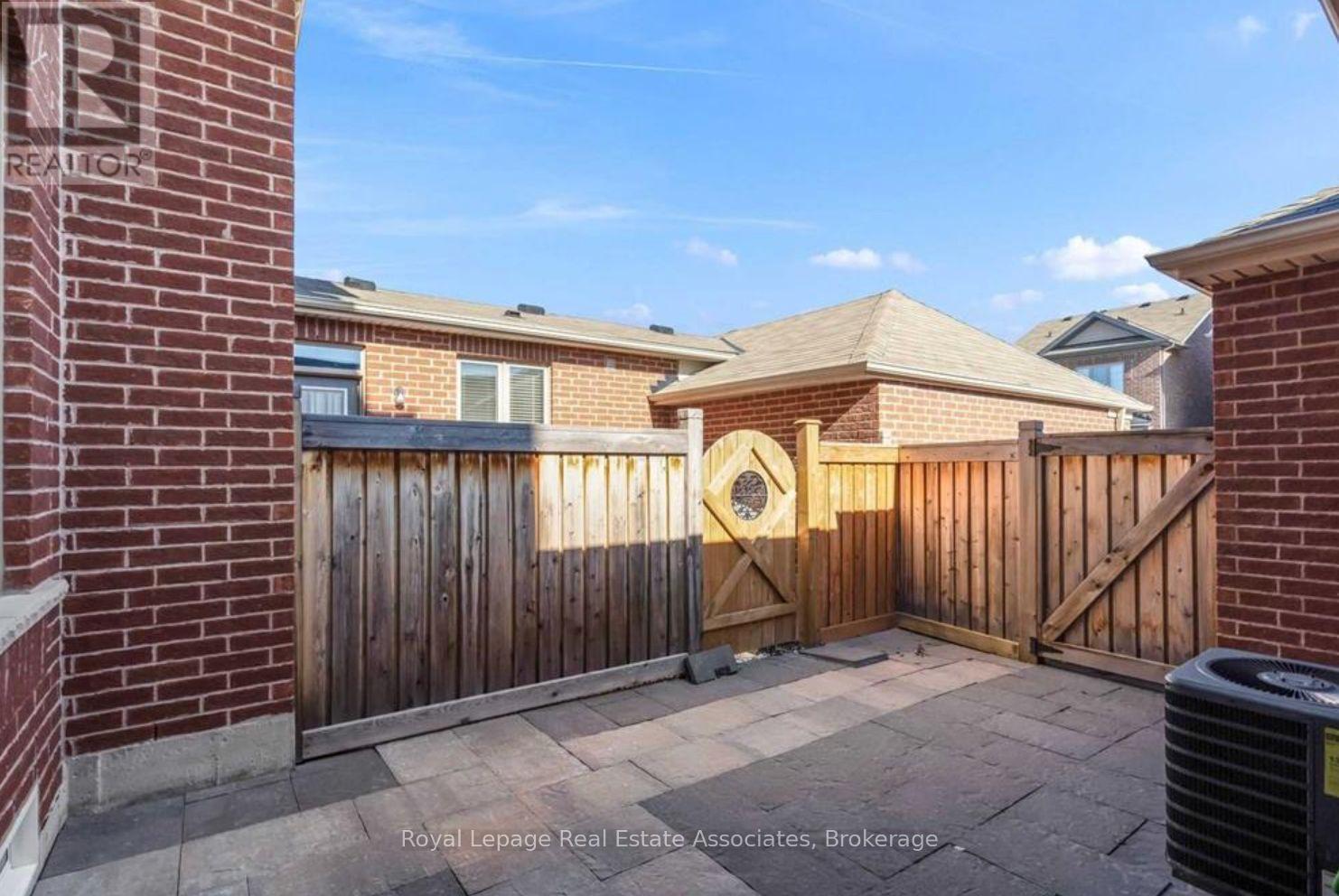 107 East'S Corners Boulevard, Vaughan, ON - Outdoor With Exterior