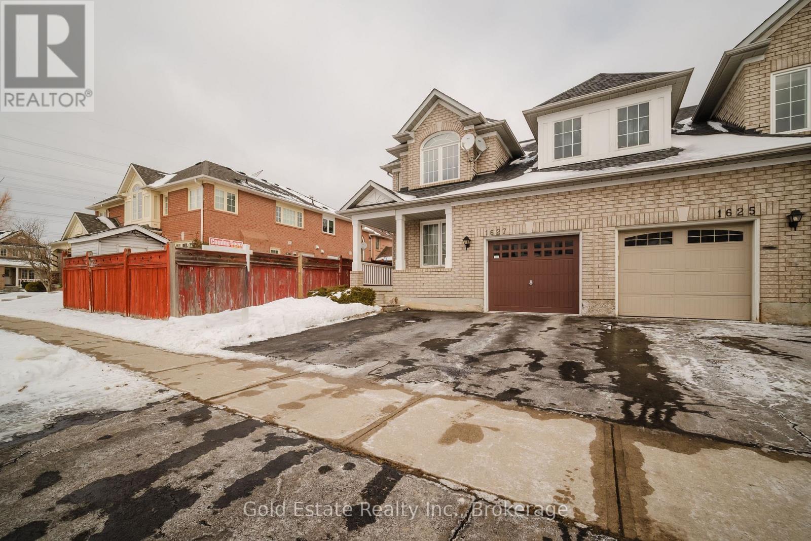 1627 Samuelson Circle, Mississauga, ON - Outdoor