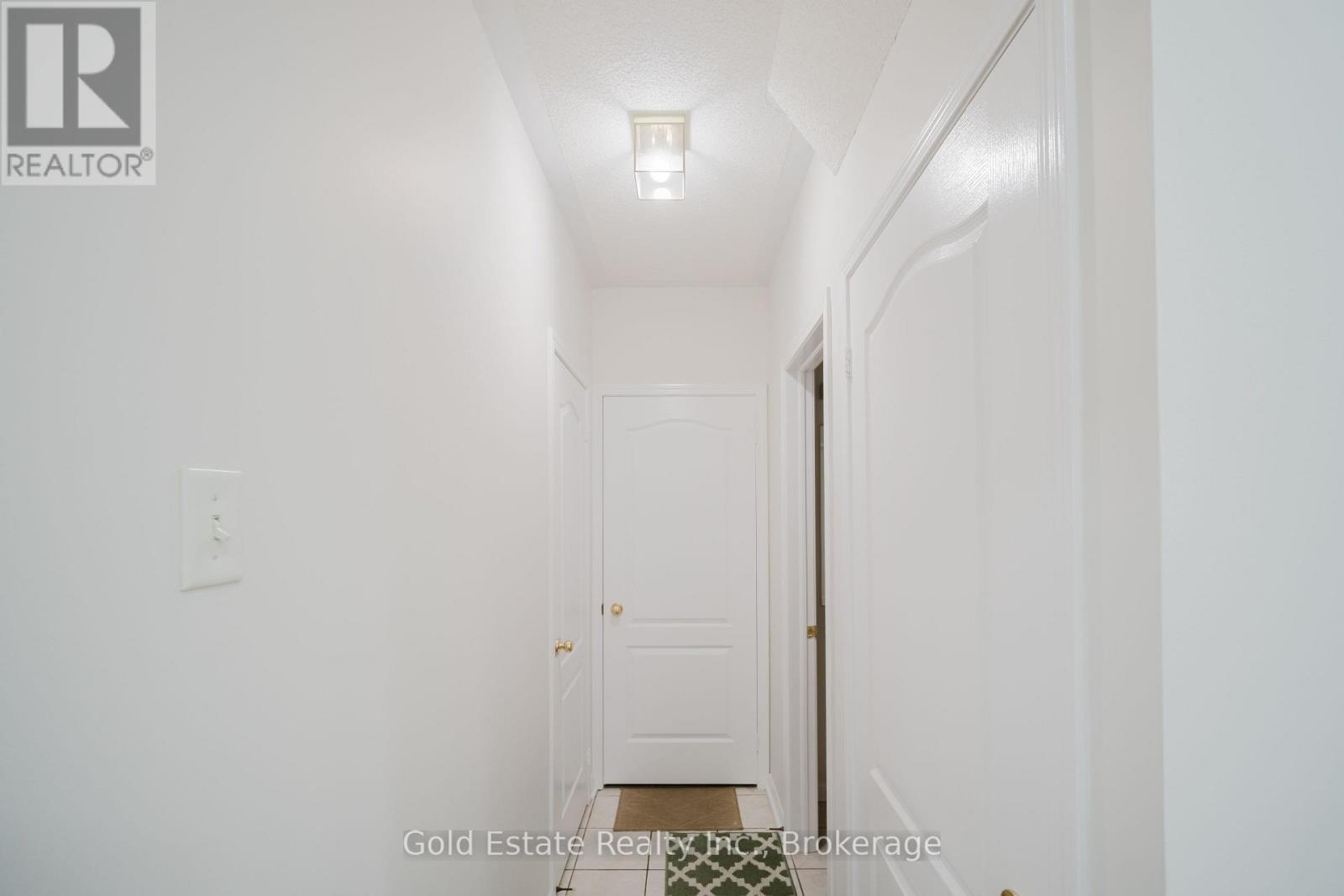 1627 Samuelson Circle, Mississauga, ON - Indoor Photo Showing Other Room