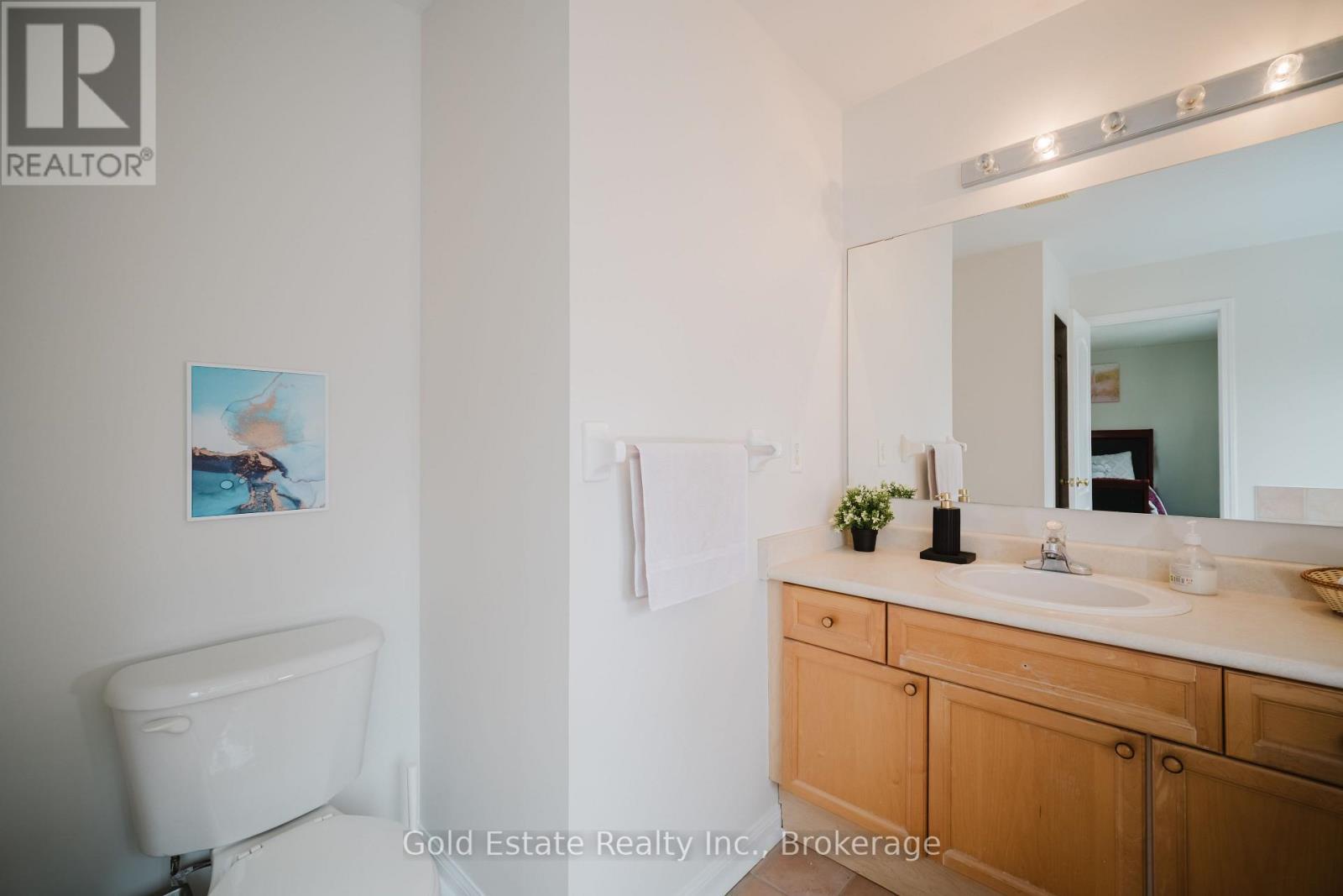 1627 Samuelson Circle, Mississauga, ON - Indoor Photo Showing Bathroom