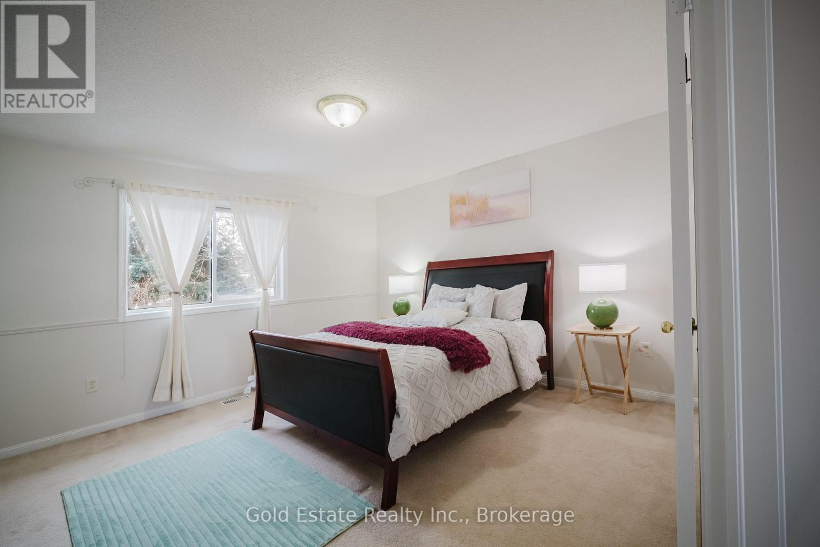 1627 Samuelson Circle, Mississauga, ON - Indoor Photo Showing Bedroom