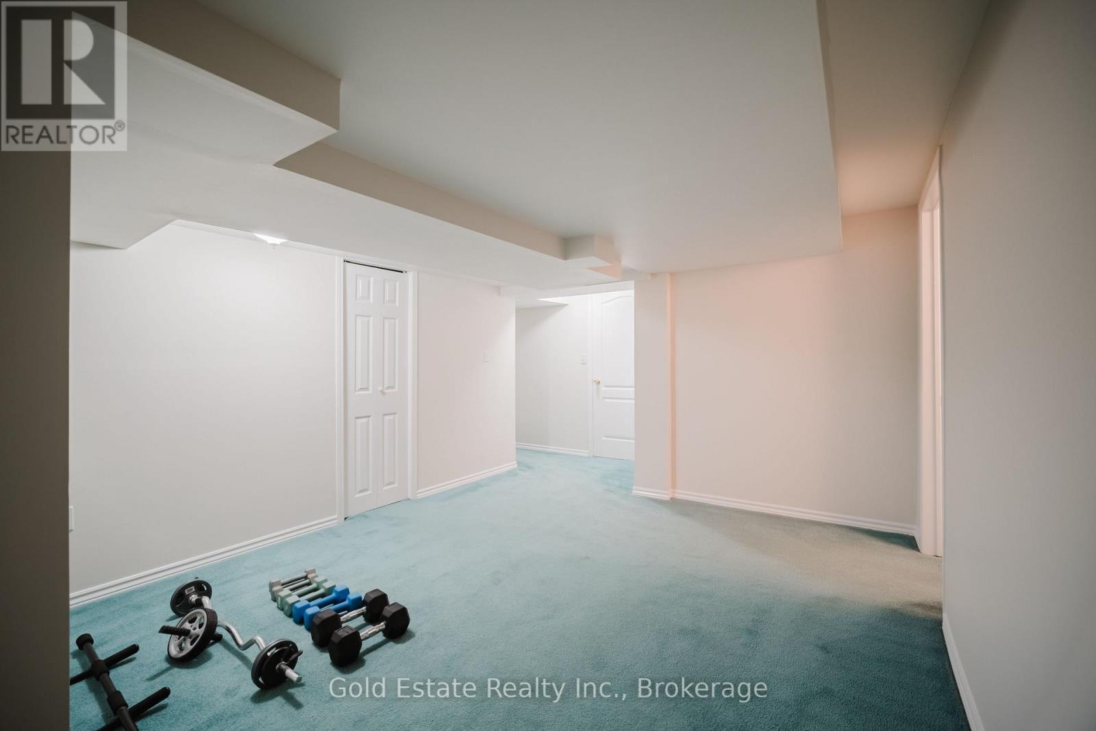 1627 Samuelson Circle, Mississauga, ON - Indoor Photo Showing Other Room