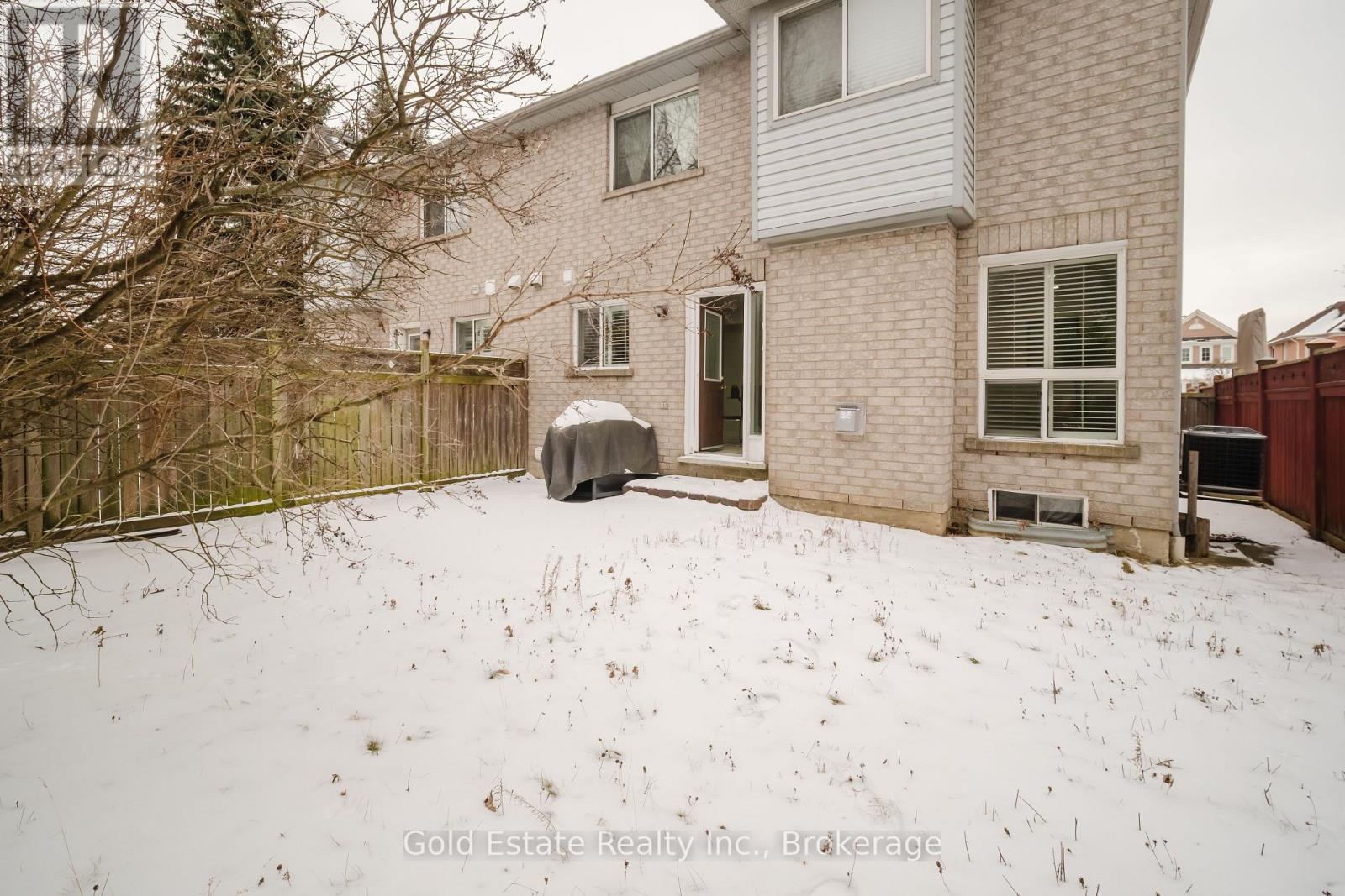 1627 Samuelson Circle, Mississauga, ON - Outdoor