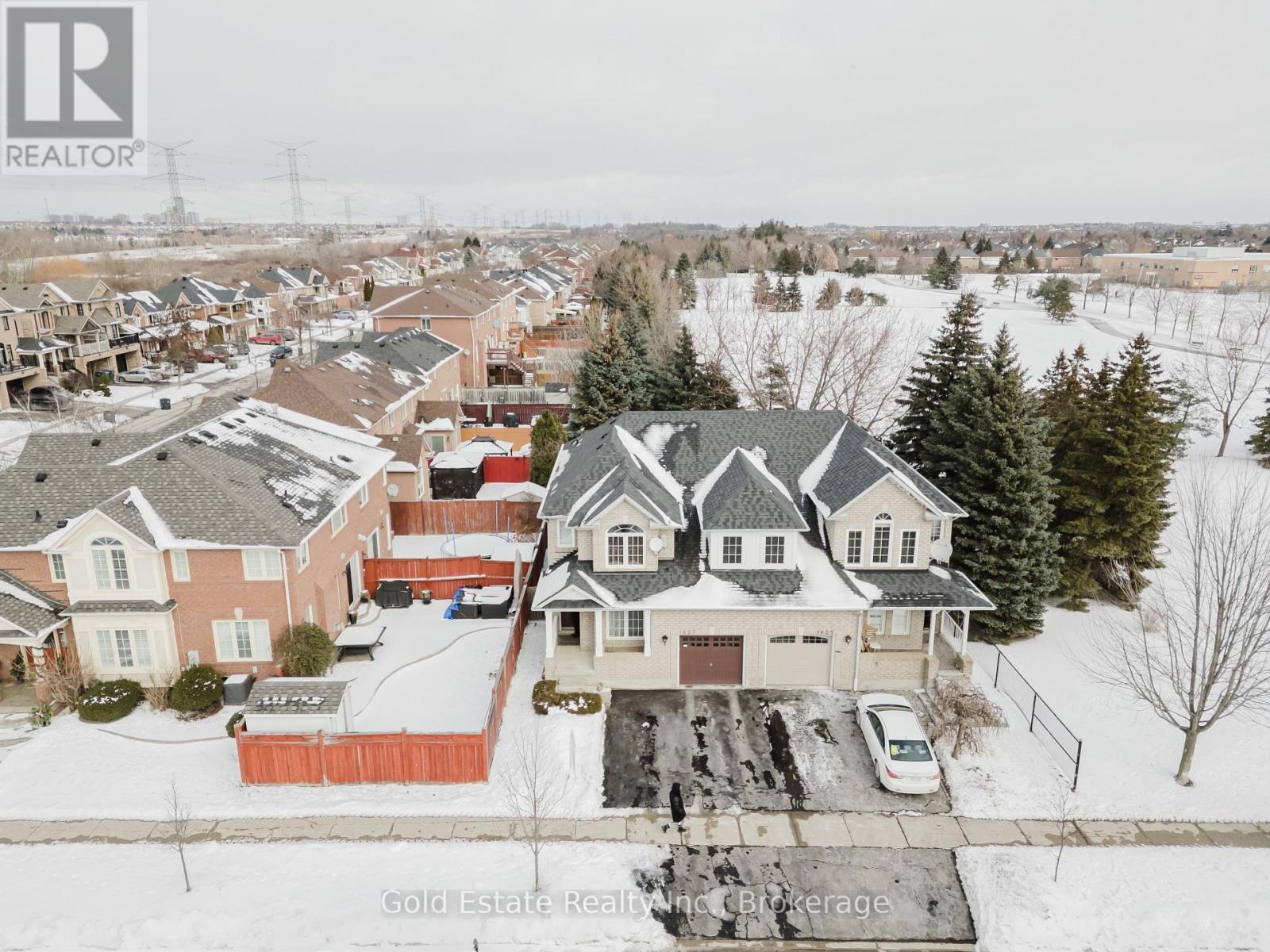 1627 Samuelson Circle, Mississauga, ON - Outdoor