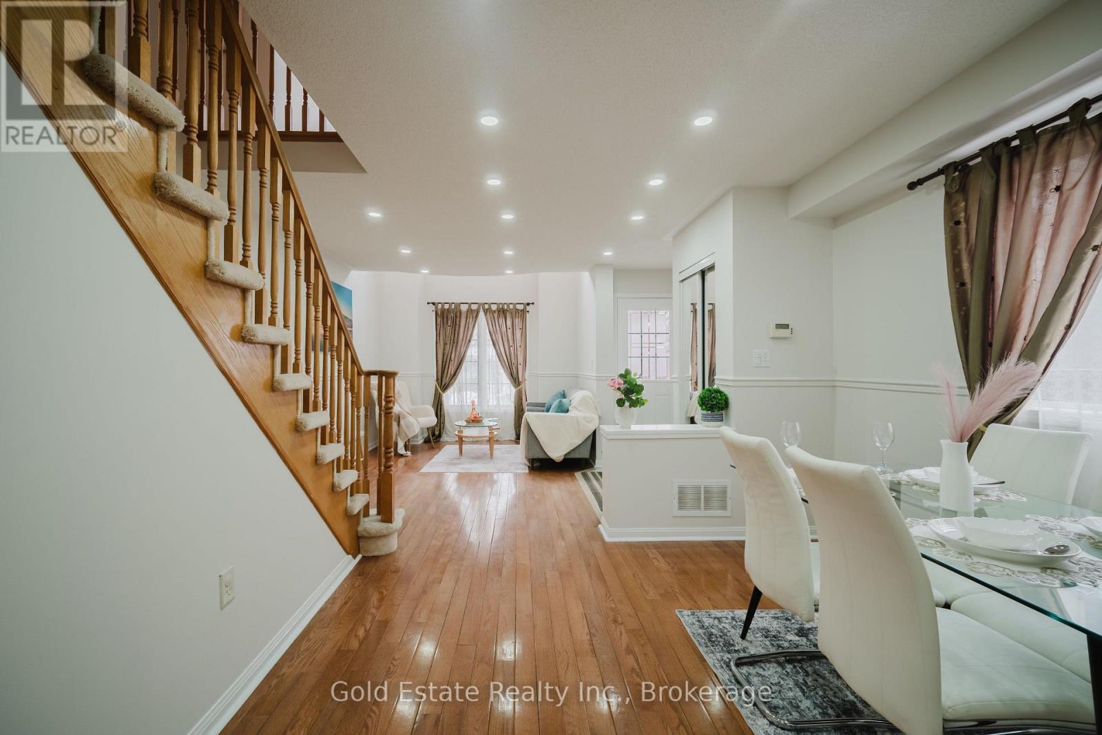 1627 Samuelson Circle, Mississauga, ON - Indoor Photo Showing Other Room