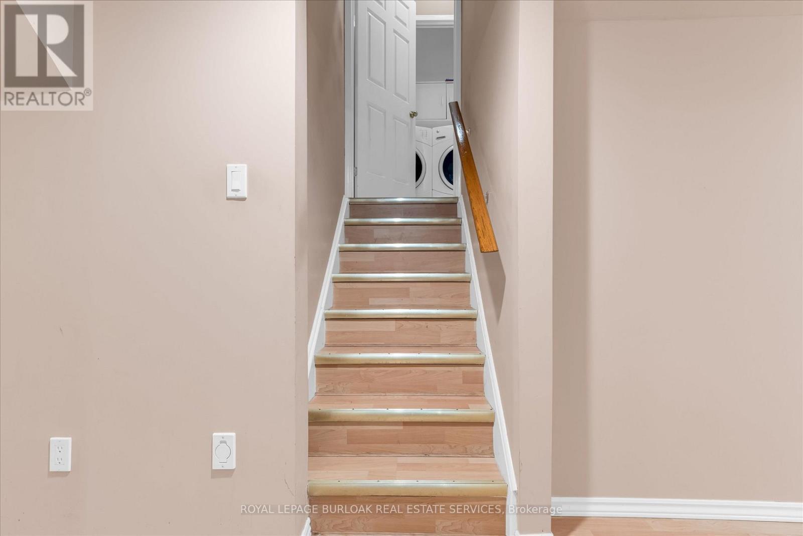 1 - 10 Davidson Boulevard, Hamilton, ON - Indoor Photo Showing Other Room